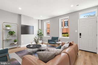 3464 Division St, Philadelphia, PA 19129