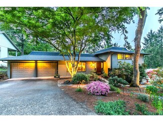 365 Brookside Dr, Eugene, OR 97405