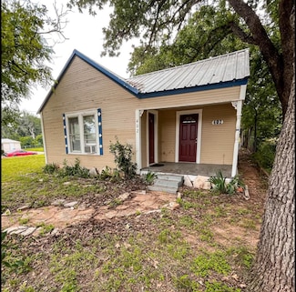 402 S Reagan St, Hamilton, TX 76531