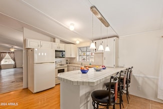 2233 E Behrend Dr Unit 52, Phoenix, AZ 85024