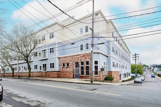 75 Walnut St Unit 311, Peabody, MA 01960