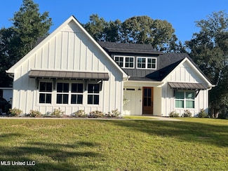 87120 Highpoint Dr, Diamondhead, MS 39525