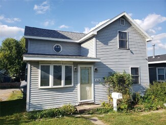 634 16th Ave SW, Cedar Rapids, IA 52404