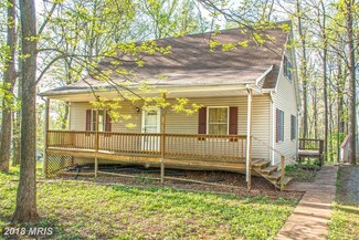 131 Valley View Dr, Chester Gap, VA 22623