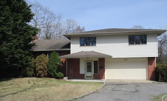 7 Gillette Ave, Patchogue, NY 11772