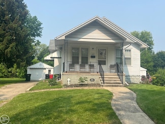 26091 Hollywood St, Roseville, MI 48066