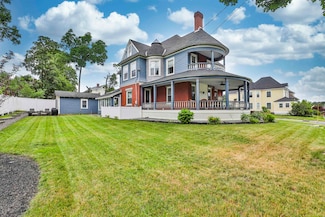 10 Hall Ave, Nashua, NH 03064