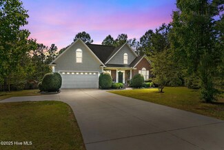 4 Horizon Ct, Whispering Pines, NC 28327