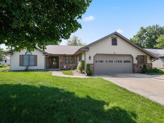 216 Kipling Dr, Monticello, IL 61856