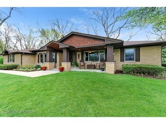 1043 Blackburn Dr, Inverness, IL 60067