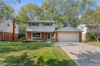 29985 Spring River Dr, Southfield, MI 48076