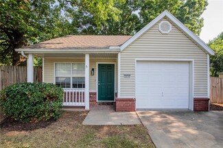 3252 W Woodridge Dr, Fayetteville, AR 72704
