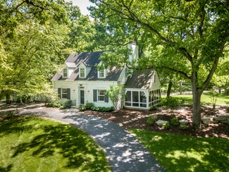456 Roslyn Rd, East Dundee, IL 60118
