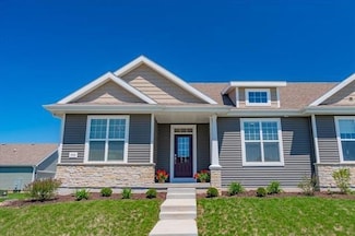 660 Hillcrest Dr, Waunakee, WI 53597