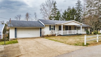 135 Dupont Cir, Blennerhassett, WV 26181