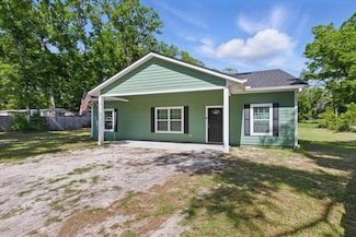 1180 Hough St, Bell, FL 32619