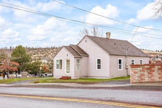 66 NE Oak St, Madras, OR 97741