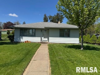 1718 N 6th St, Clinton, IA 52732