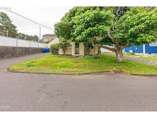 1540 NW 20th St, Lincoln City, OR 97367
