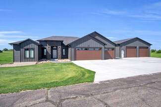 11 Golfside Dr, Pleasanton, NE 68866
