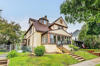 1491 Wynne Ave, Saint Paul, MN 55108