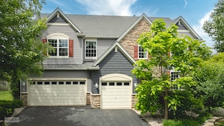 2665 Mc Duffee Cir Unit 1A, North Aurora, IL 60542