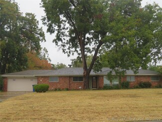 9739 E 15th St, Tulsa, OK 74128
