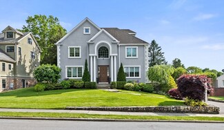 37 Columbine Rd, Newton Center, MA 02459