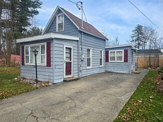 1304 Vienna Rd, Sylvan Beach, NY 13157