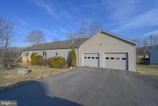 707 Sunshine Dr, Oakland, MD 21550