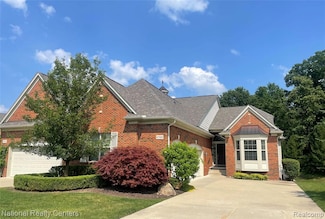 2750 Castlemartin Ct Unit 22, Oakland Township, MI 48306