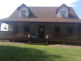 836 Centerline Rd, Strykersville, NY 14145