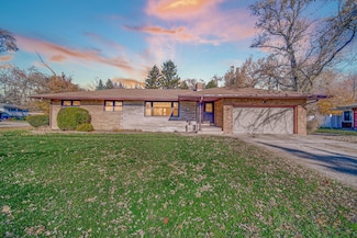 6416 Old Porter Rd, Portage, IN 46368