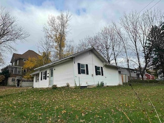 110 E Pleasant St, Mount Carroll, IL 61053