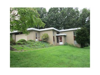 108 Manor Ln, Kittanning, PA 16201