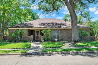 4005 Azalea Ln, Garland, TX 75043