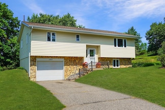 2409 Franklin St, Onalaska, WI 54650