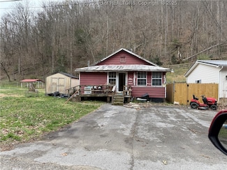 604 Coal Fork Laurel Rd, Seth, WV 25181