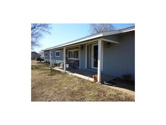 634 Truman St, Pomona, KS 66076