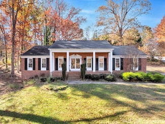 2604 Fernwick Dr, South Boston, VA 24592