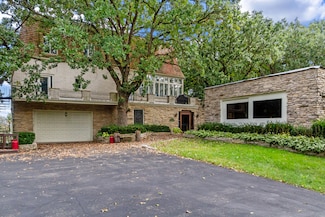 7830 N Pillow Hill Rd, Spring Grove, IL 60081