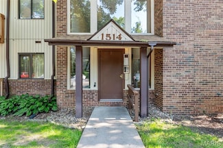 1514 Summer Run Dr Unit 208, Florissant, MO 63033
