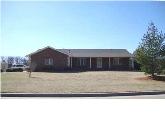505 W Catalpa Ct, Belle Plaine, KS 67013