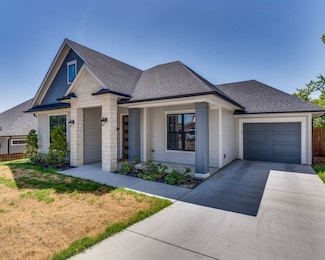513 Dillon St, Waxahachie, TX 75165
