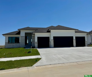 5721 N 195th St, Elkhorn, NE 68022