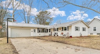 213 S Illinois St, Atwood, IL 61913