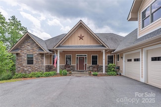 930 Big Raven Ln, Saluda, NC 28773