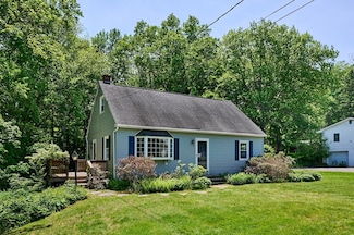275 Strong St, Amherst, MA 01002