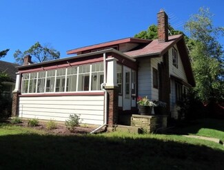 2142 Cumberland St, Rockford, IL 61103