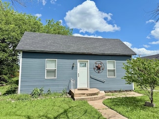 514 S Main St, Caldwell, KS 67022